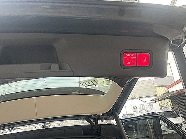 總代理 GLE 400 有23P的歐才跑10萬老闆座駕現在不用80萬入手  第8張相片