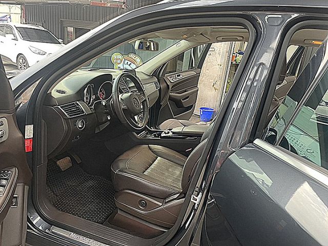 總代理 GLE 400 有23P的歐才跑10萬老闆座駕現在不用80萬入手  第9張相片