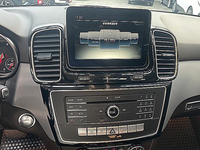 總代理 GLE 400 有23P的歐才跑10萬老闆座駕現在不用80萬入手  第17張相片