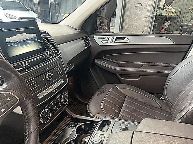 總代理 GLE 400 有23P的歐才跑10萬老闆座駕現在不用80萬入手  第19張相片