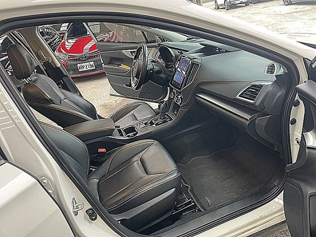 第二代Subaru XV在進化天窗I-KEY智慧定速跟車AWD才跑5萬  第11張相片