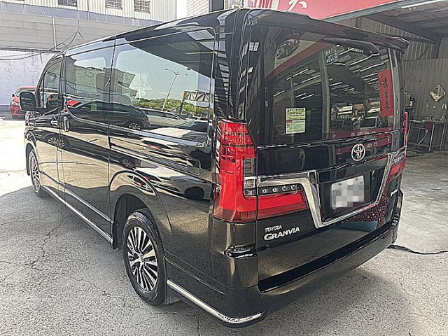 Granvia 6人旗艦三代同堂出遊與商務接送好幫手另有21白色同款  第3張相片