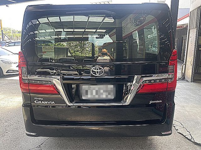 Granvia 6人旗艦三代同堂出遊與商務接送好幫手另有21白色同款  第4張相片