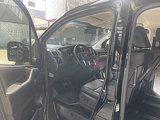 Granvia 6人旗艦三代同堂出遊與商務接送好幫手另有21白色同款  第8張相片