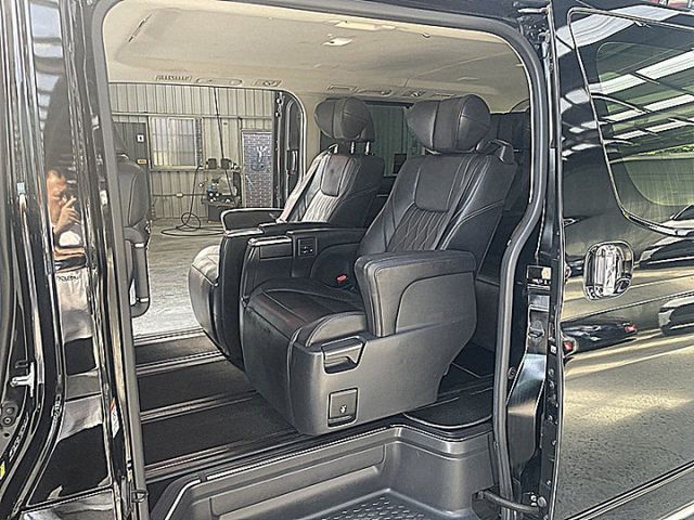 Granvia 6人旗艦三代同堂出遊與商務接送好幫手另有21白色同款  第9張相片