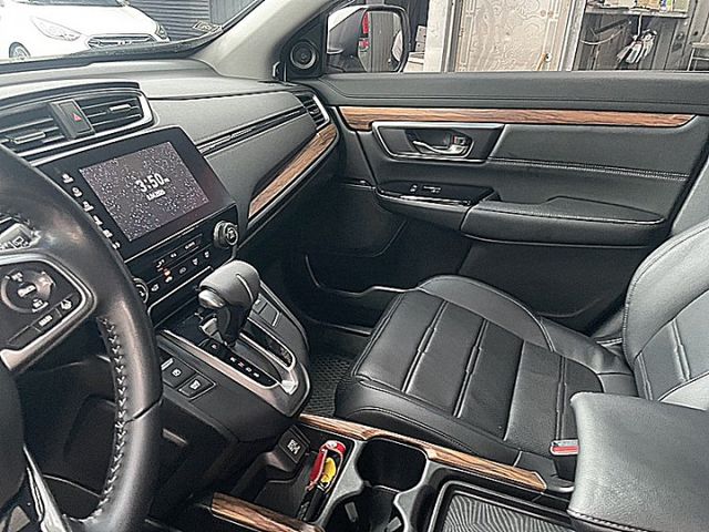 本田進化五代CR-V S版有全景天窗盲點電動尾門  第18張相片