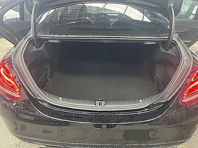 BENZ C300 AMG 有全景天窗.摸門.I-KEY.柏林@音.氛围燈超美  第7張相片
