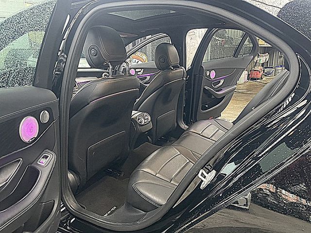 BENZ C300 AMG 有全景天窗.摸門.I-KEY.柏林@音.氛围燈超美  第9張相片