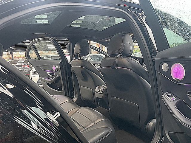 BENZ C300 AMG 有全景天窗.摸門.I-KEY.柏林@音.氛围燈超美  第11張相片
