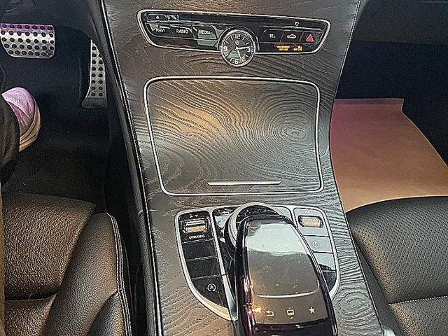 BENZ C300 AMG 有全景天窗.摸門.I-KEY.柏林@音.氛围燈超美  第18張相片