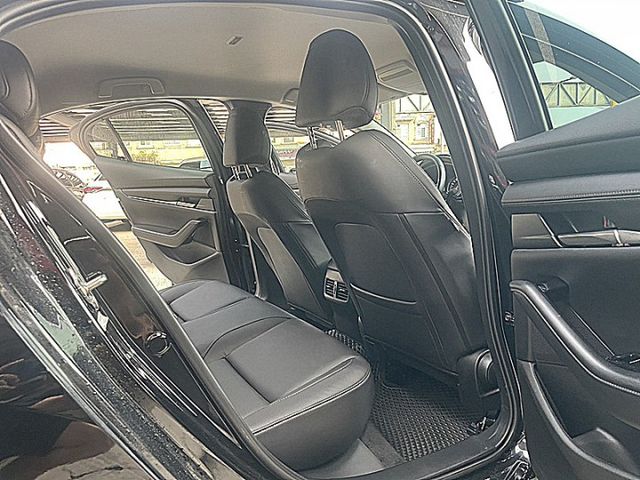 小改款魂動系馬自達3 四門20S Premium型有LED頭燈.盲點自適應跟車都原廠保養  第11張相片