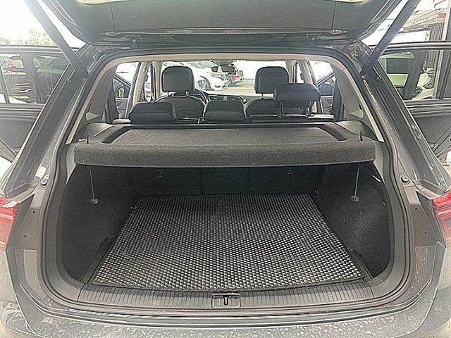 全新二代目Tiguan330 TSI Elegance Premium款進化更安全有智慧跟車電動尾門現在超優惠入手價  第7張相片