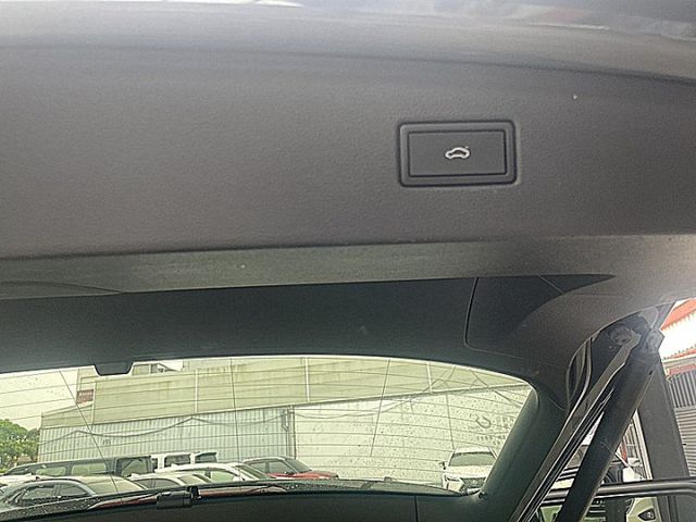 全新二代目Tiguan330 TSI Elegance Premium款進化更安全有智慧跟車電動尾門現在超優惠入手價  第8張相片