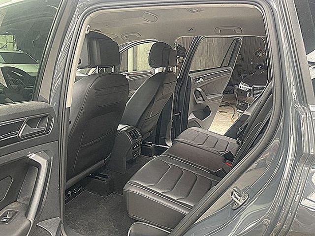 全新二代目Tiguan330 TSI Elegance Premium款進化更安全有智慧跟車電動尾門現在超優惠入手價  第10張相片