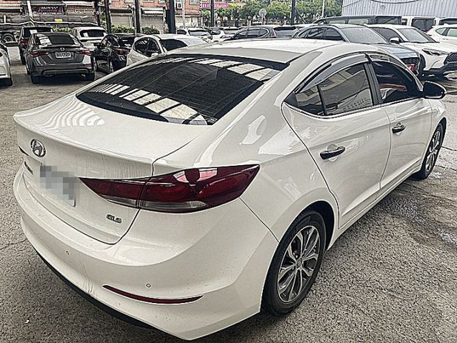 大改款豪華版影音後座冷氣出風優質代步車熱門白  第6張相片