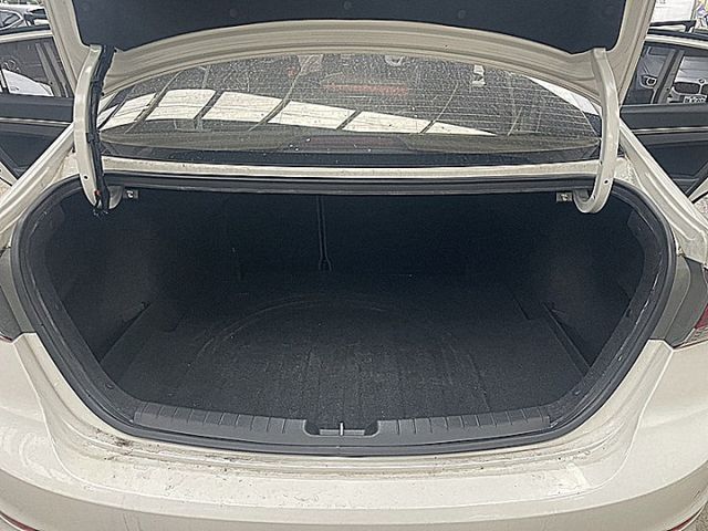 大改款豪華版影音後座冷氣出風優質代步車熱門白  第8張相片