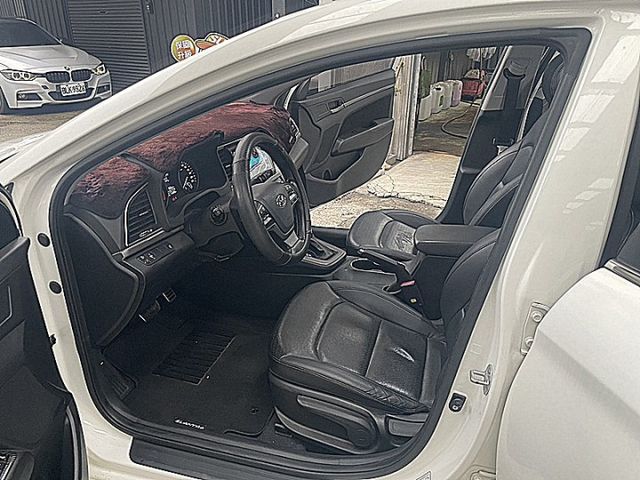 大改款豪華版影音後座冷氣出風優質代步車熱門白  第9張相片