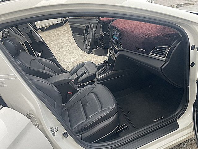 大改款豪華版影音後座冷氣出風優質代步車熱門白  第11張相片