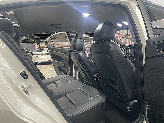 大改款豪華版影音後座冷氣出風優質代步車熱門白  第12張相片