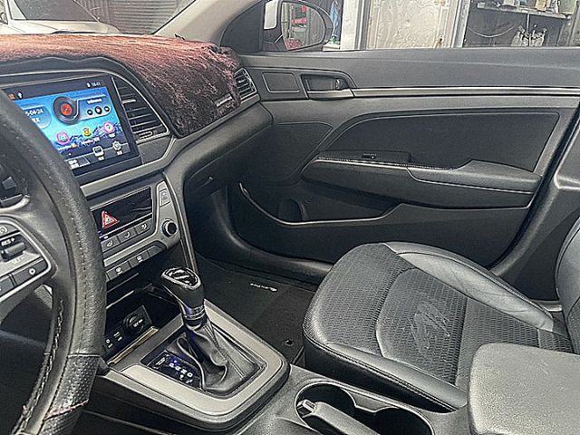 大改款豪華版影音後座冷氣出風優質代步車熱門白  第19張相片