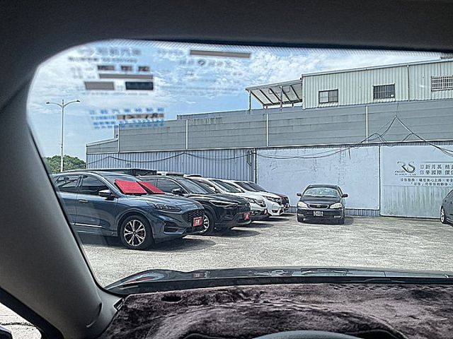Sentra 尊爵版小資女愛車才跑5萬  第20張相片