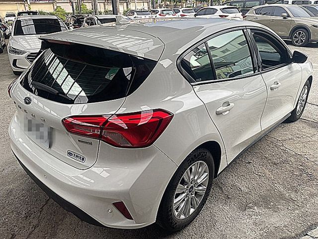 Focus 5D超值版有跟車盲點後座冷氣出風才跑6萬  第6張相片