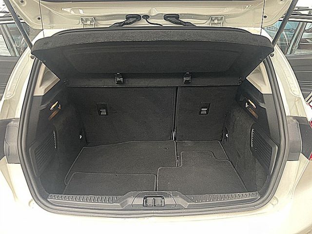 Focus 5D超值版有跟車盲點後座冷氣出風才跑6萬  第8張相片