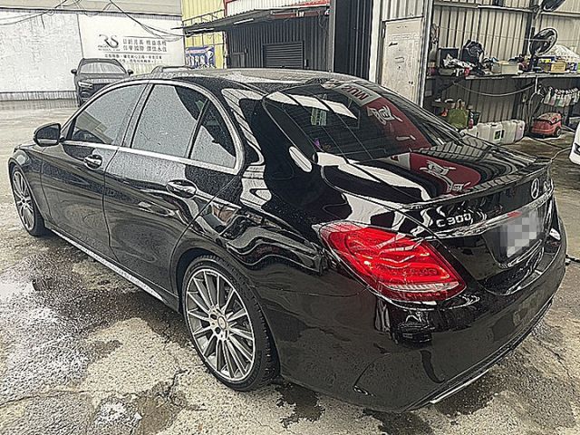 BENZ C300 AMG 有全景天窗.摸門.I-KEY.柏林@音.氛围燈超美  第3張相片