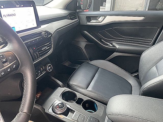 Focus 5D超值版有跟車盲點後座冷氣出風才跑6萬  第19張相片