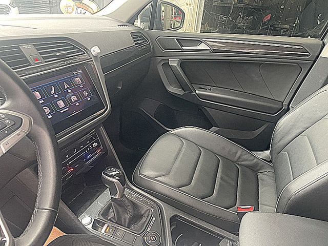 全新二代目Tiguan330 TSI Elegance Premium款進化更安全有智慧跟車電動尾門現在超優惠入手價  第19張相片