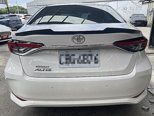頭大大神車尊爵版有自動切換近遠光.盲點.環景I-KEY跟車安卓機搶手白  第4張相片
