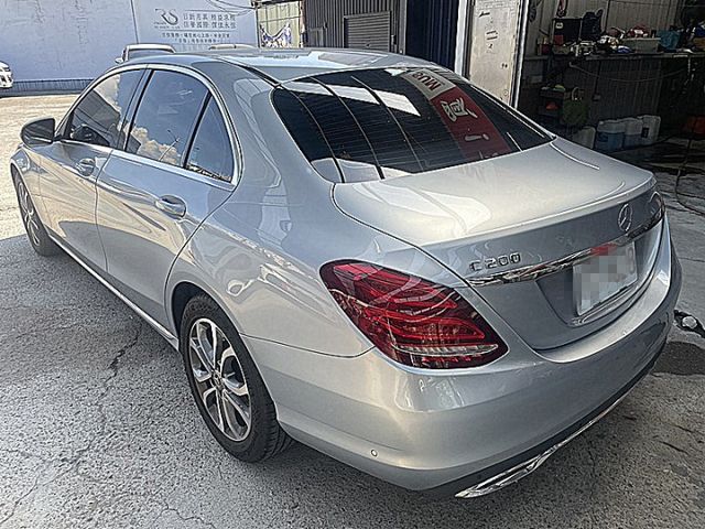 總代理BENZ C200 小資通勤代步豪華車首選省油又省稅才跑9萬7  第4張相片