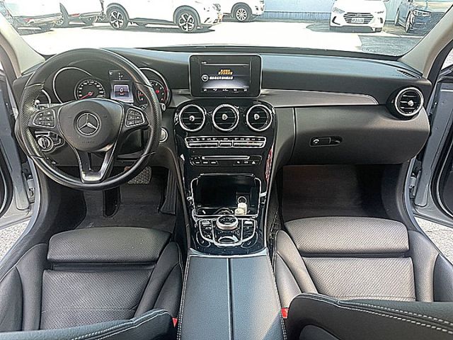 總代理BENZ C200 小資通勤代步豪華車首選省油又省稅才跑9萬7  第13張相片