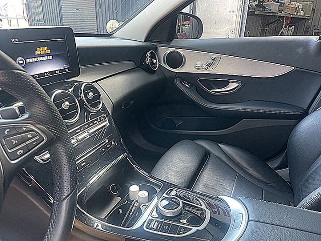 總代理BENZ C200 小資通勤代步豪華車首選省油又省稅才跑9萬7  第19張相片