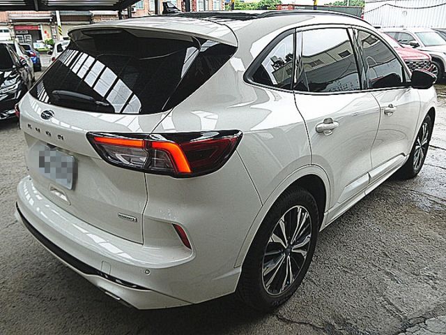 Ford大改款Kuga EcoBoost 250 AWD ST-Line X 有4WD有D&O音響全景電動尾門才跑5萬  第5張相片