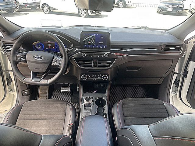 Ford大改款Kuga EcoBoost 250 AWD ST-Line X 有4WD有D&O音響全景電動尾門才跑5萬  第13張相片