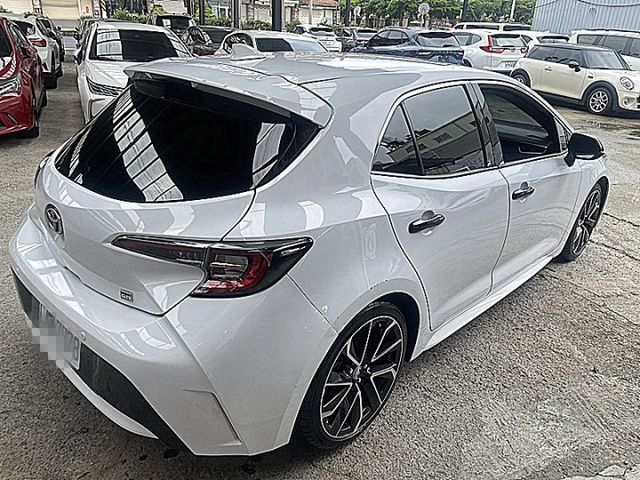 Corolla Sport 旗艦版搶手貨前車主愛車貼白色車膜  第5張相片