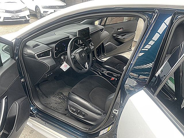 Corolla Sport 旗艦版搶手貨前車主愛車貼白色車膜  第8張相片