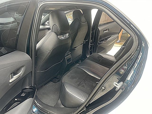 Corolla Sport 旗艦版搶手貨前車主愛車貼白色車膜  第9張相片