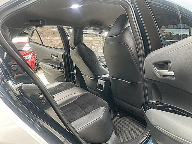 Corolla Sport 旗艦版搶手貨前車主愛車貼白色車膜  第11張相片