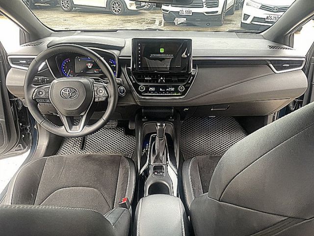 Corolla Sport 旗艦版搶手貨前車主愛車貼白色車膜  第12張相片