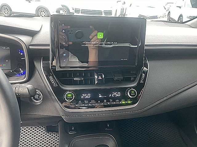 Corolla Sport 旗艦版搶手貨前車主愛車貼白色車膜  第16張相片