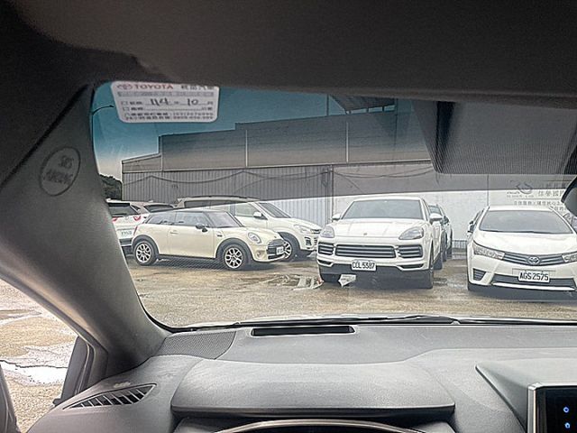 Corolla Sport 旗艦版搶手貨前車主愛車貼白色車膜  第20張相片