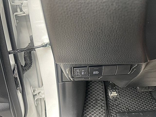 汽油尊爵版才跑3萬  第14張相片