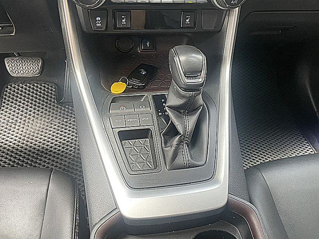 2.0尊爵有i-key影音環景跟車電動尾門搶手白  第18張相片