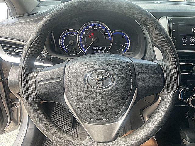 不敗代步神車才跑9萬  第16張相片