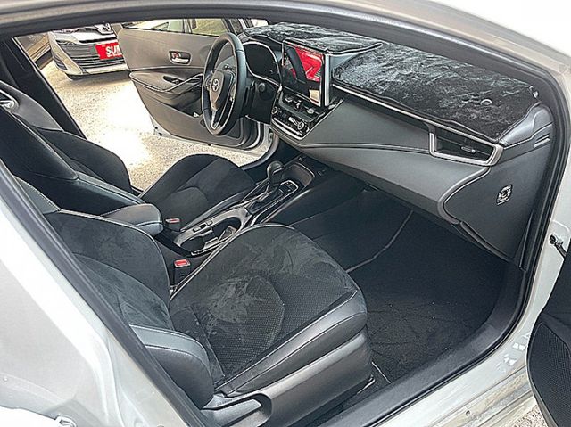 小改款Corolla Sport 搶手白才跑2萬9  第10張相片