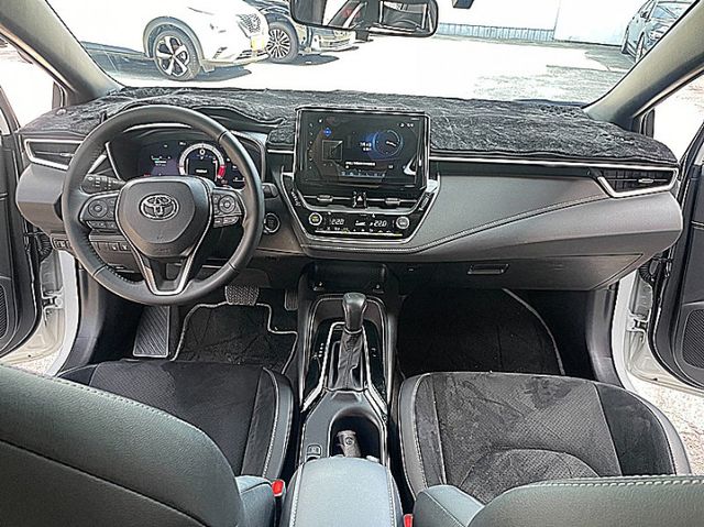 小改款Corolla Sport 搶手白才跑2萬9  第12張相片