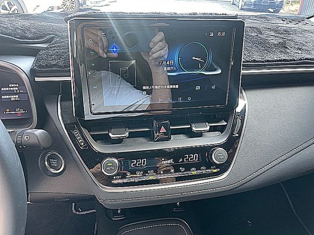 小改款Corolla Sport 搶手白才跑2萬9  第16張相片