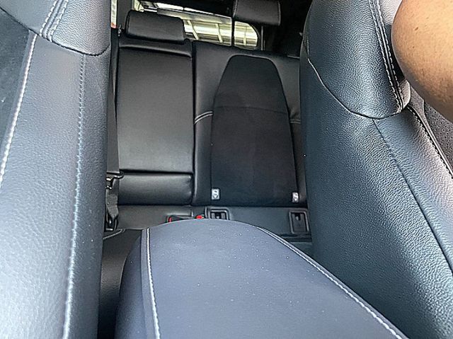 小改款Corolla Sport 搶手白才跑2萬9  第19張相片